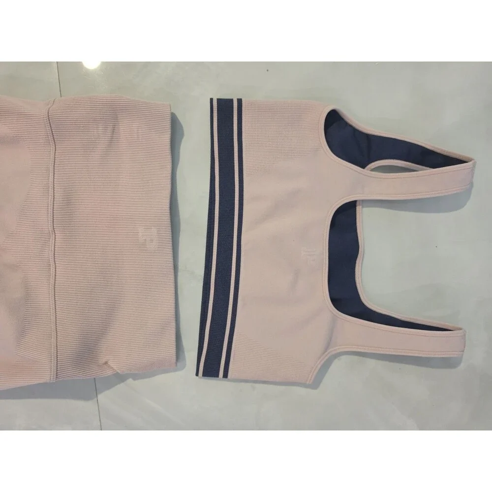 Victorias Secret pink by